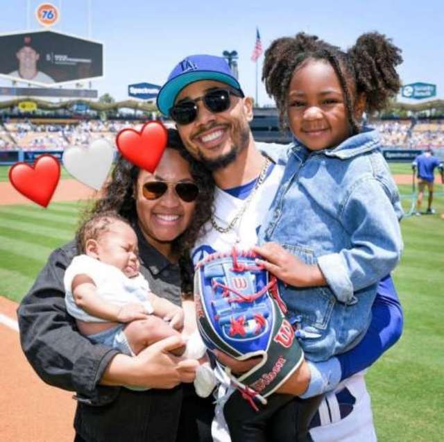 【顔画像】ムーキー・ベッツの嫁はブリアナ・ハモンズ！子供2人の良き母親！
