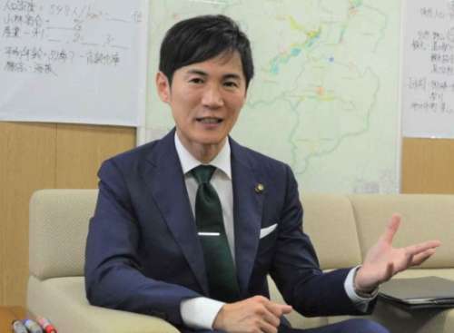 石丸伸二の経歴や学歴を調査!元三菱UFJ銀行員で評判はリアル半沢直樹?
