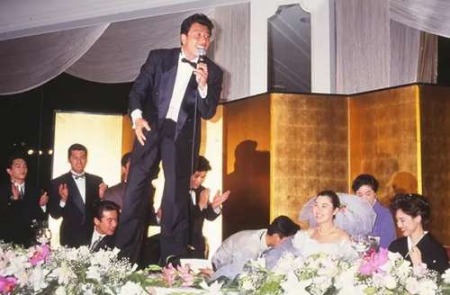 【顔画像】舘ひろしの嫁は足立幸子で馴れ初めは?現在の夫婦仲や子供も調査!