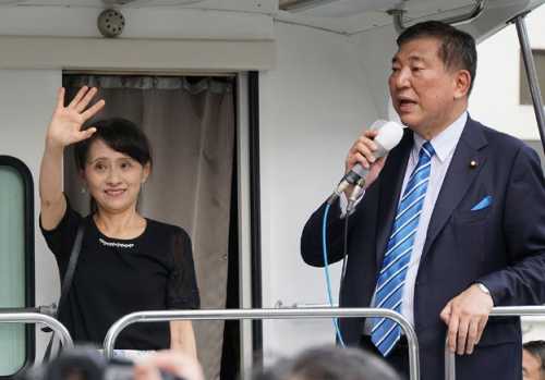 【顔画像】石破茂の嫁は佳子は慶応卒の才女？馴れ初めは大学の同級生！