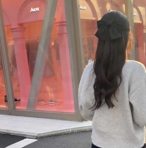 tuki.は何者?本名・年齢・出身地を調査?中の人が月見月の真相は?