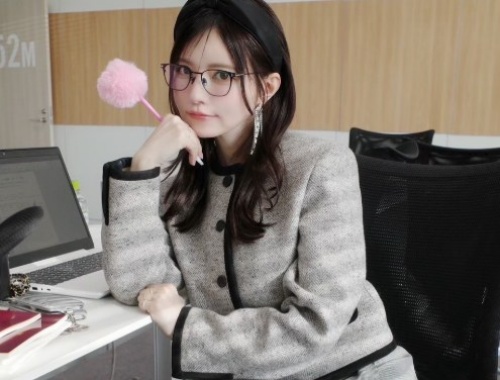 【比較画像】益若つばさの顔が激変したのは整形が理由？劣化が凄くて別人級！